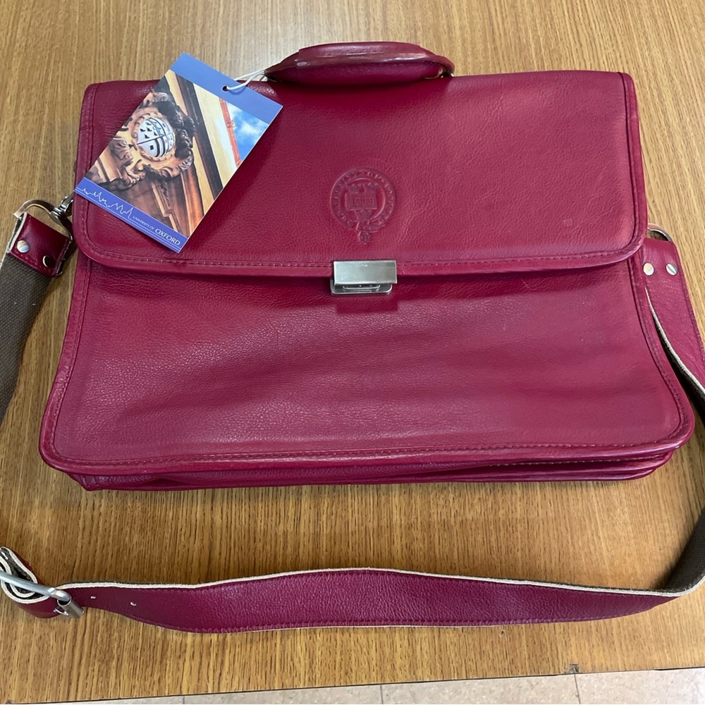 Elegant Burgundy Leather Messenger Bag